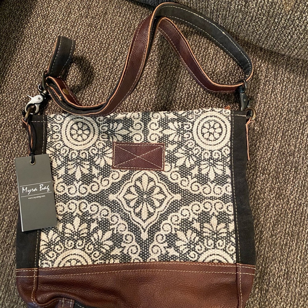 Myra Freaky shoulder bag